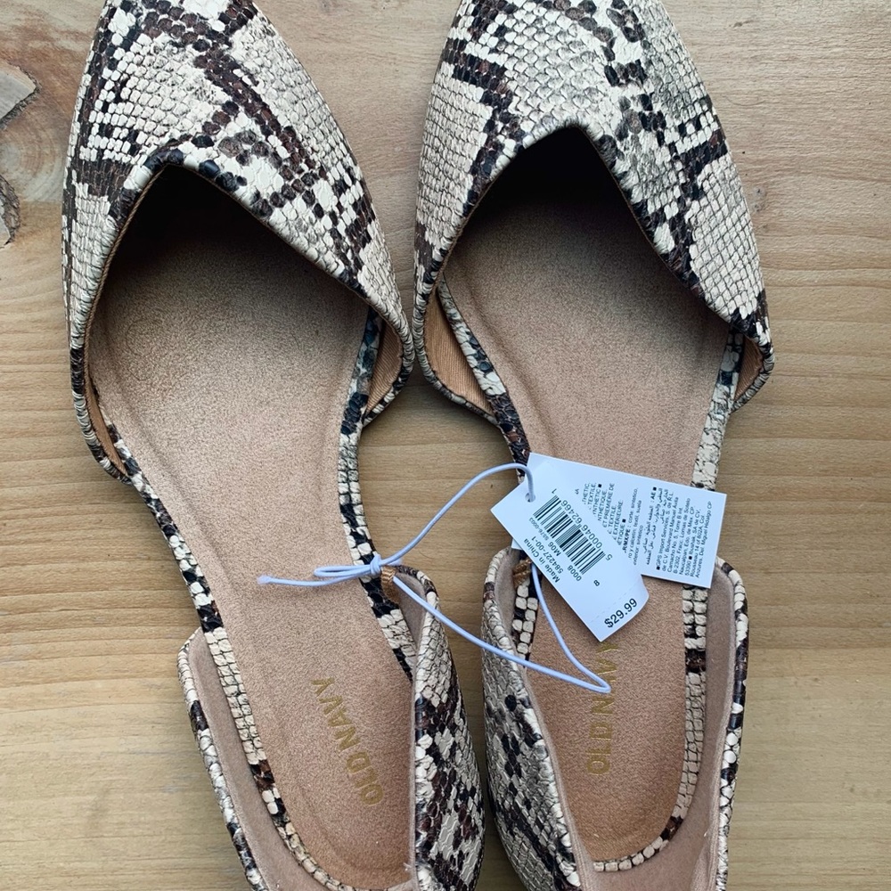 π
Old Navy Flat Faux Snakeskin Shoes 8 NWT π
- Picture 2 of 5